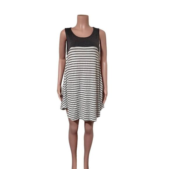 Zenana premium gray stripe Swing Sleeveless Pocket Dress Size L - Picture 2 of 5